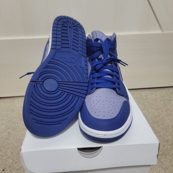 Air Jordan 1 Mid SE womens US 10.5 - Picture 3 of 4